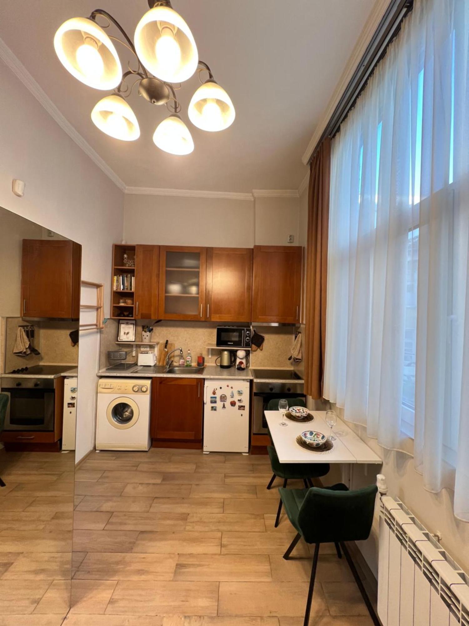 Budapest Central Cozy Studio W Working Space And Wifi Sofia Luaran gambar